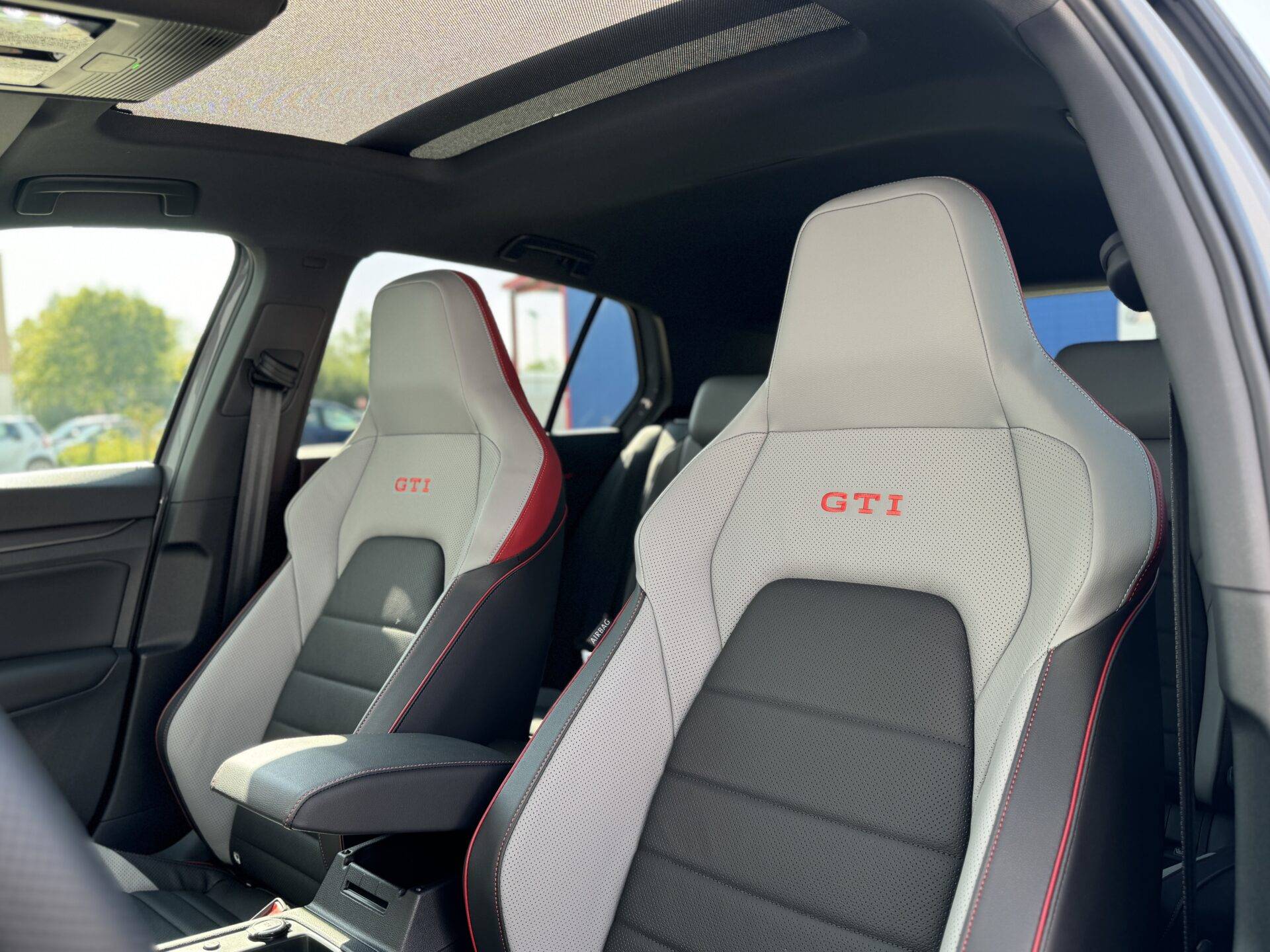 VW Golf 8 GTI mieten